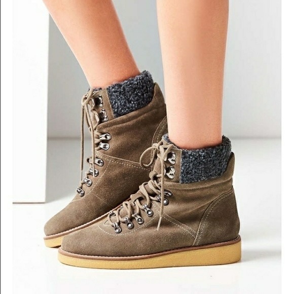 Hiking Boots - Urban Outfitters Gray Suede Gum Sole Winter - Picture 1 of 7